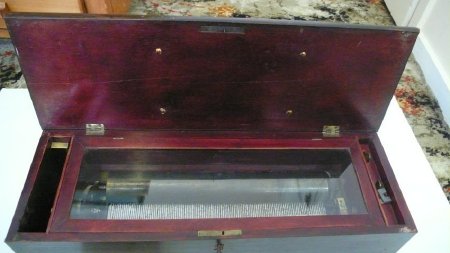 Music box inside view